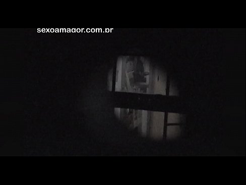 ❤️ Blondie blir i hemmelighet filmet av en nabolagsvoyeur gjemt bak hule murstein ️❌ Pornovideo ved no.marketapp.top ❌️❤